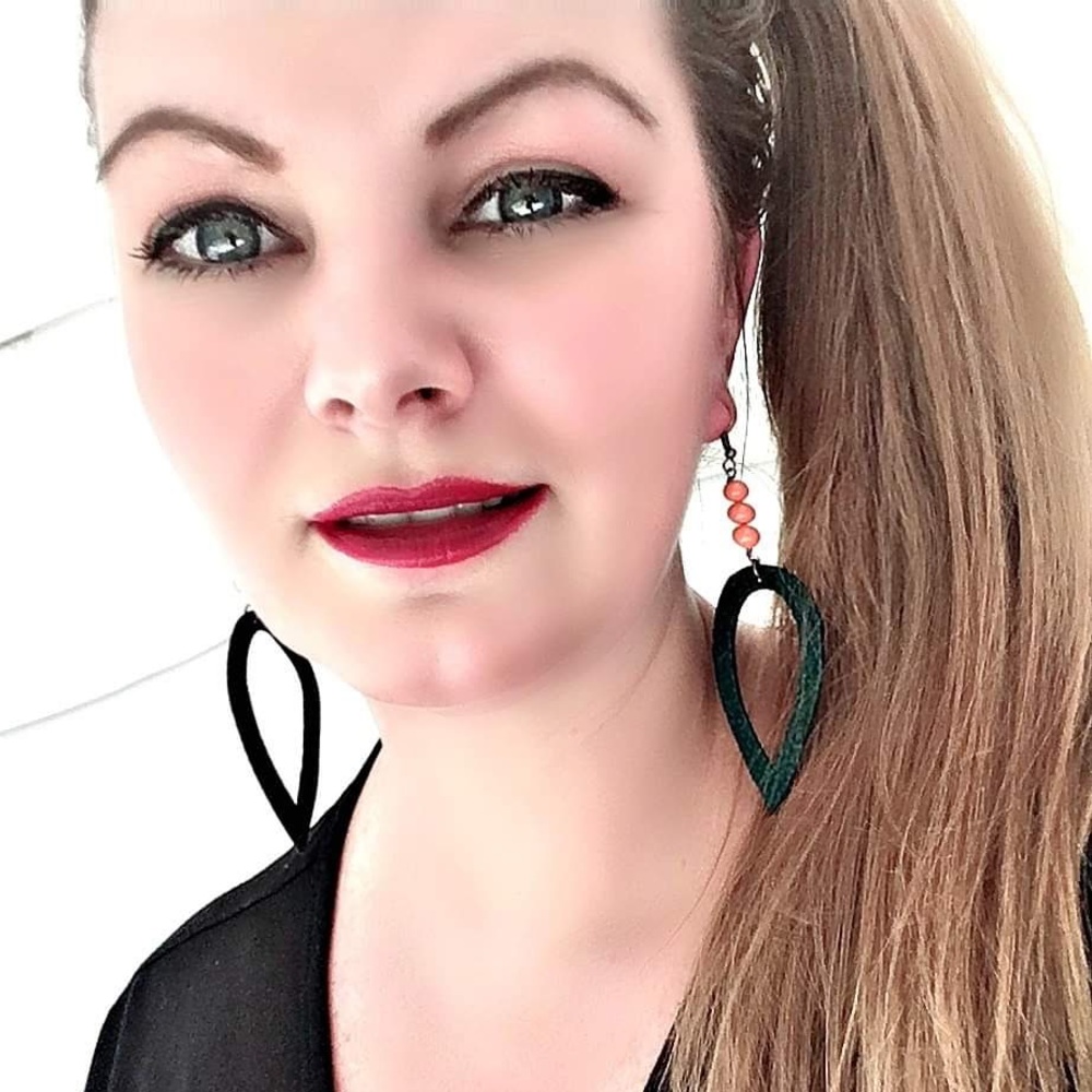 Meet your Posher, Desiree